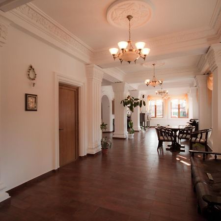 Hotel Belvedere Vatra Dornei Exteriör bild