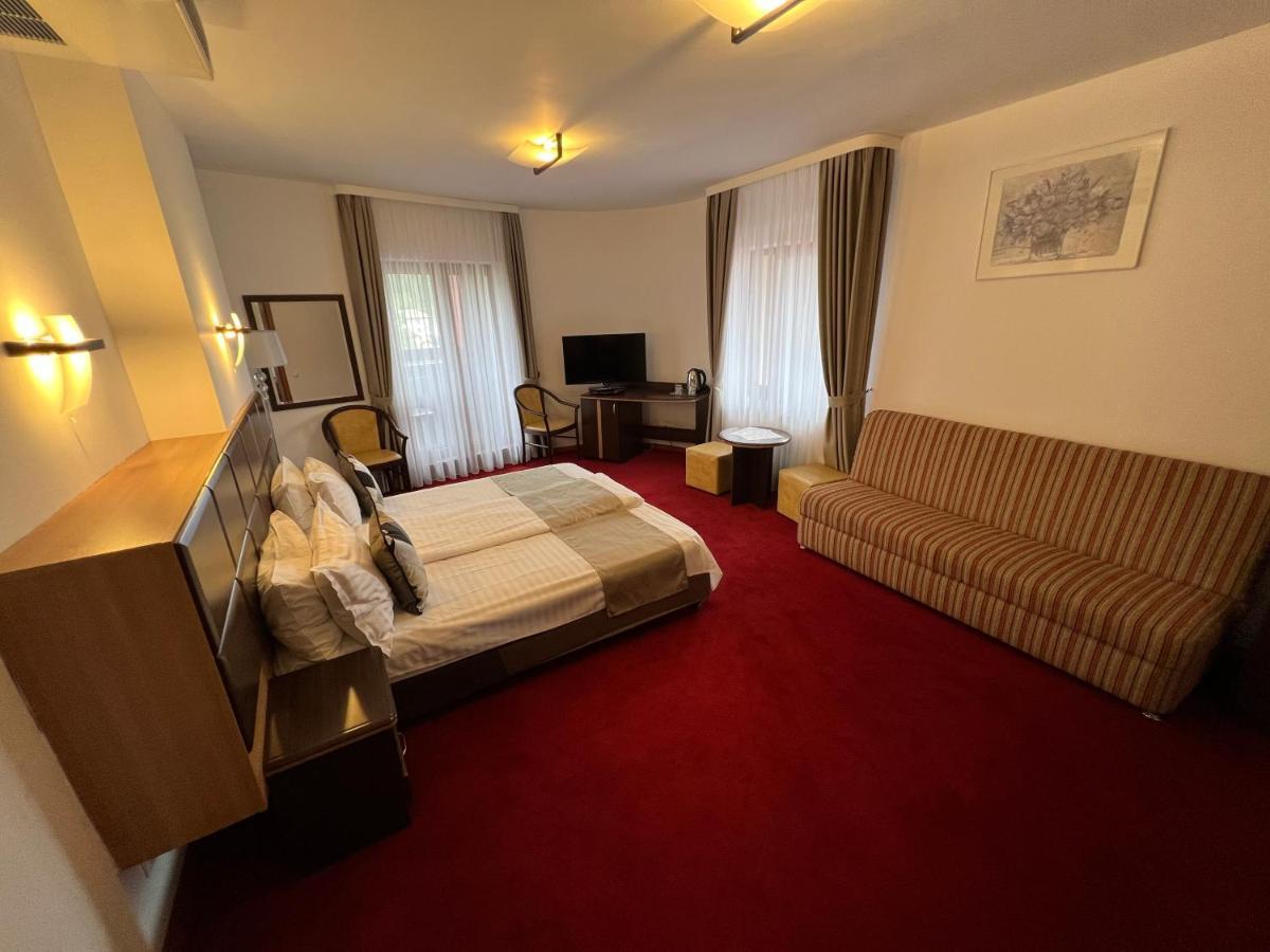 Hotel Belvedere Vatra Dornei Exteriör bild