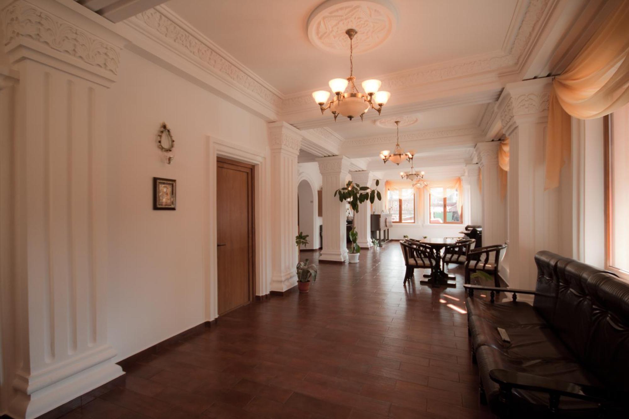Hotel Belvedere Vatra Dornei Exteriör bild